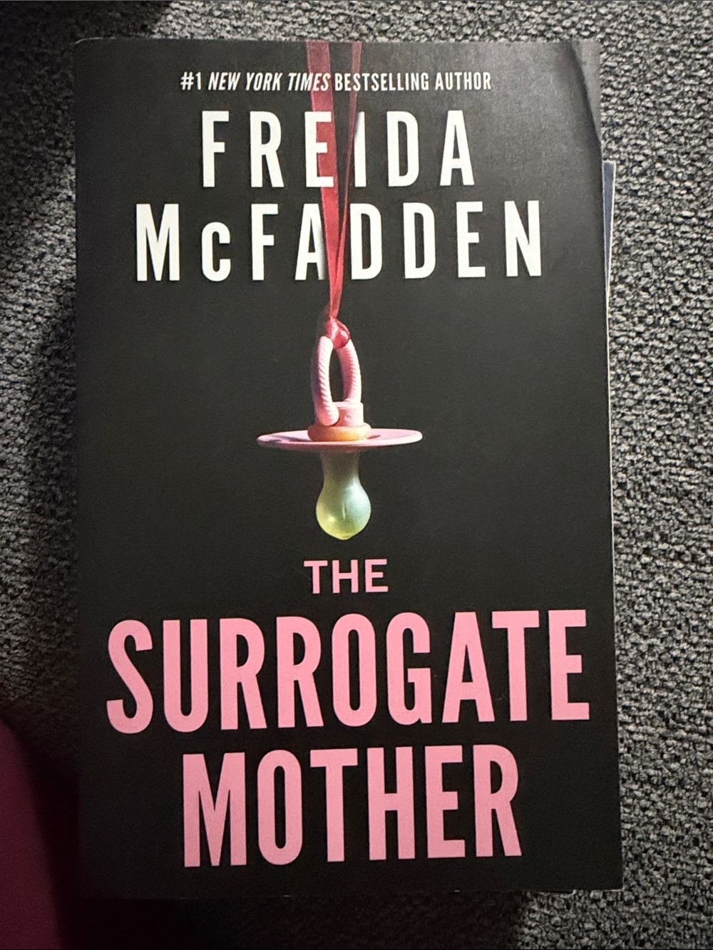 Freida McFadden Paperback Thrillers - Picture 8 of 14